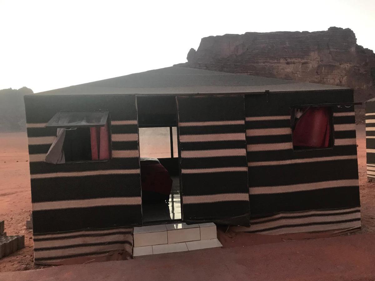 Hotel Black Irish Camp And Tours Wadi Rum Exterior foto