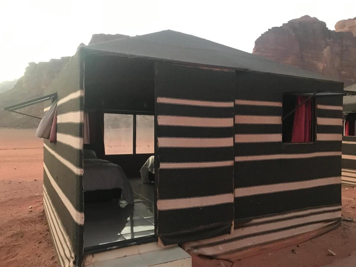 Hotel Black Irish Camp And Tours Wadi Rum Exterior foto