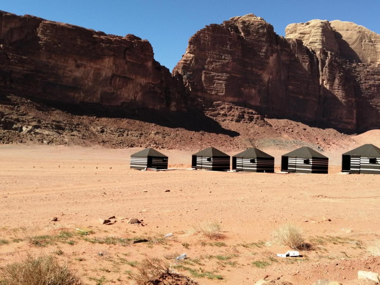 Hotel Black Irish Camp And Tours Wadi Rum Exterior foto